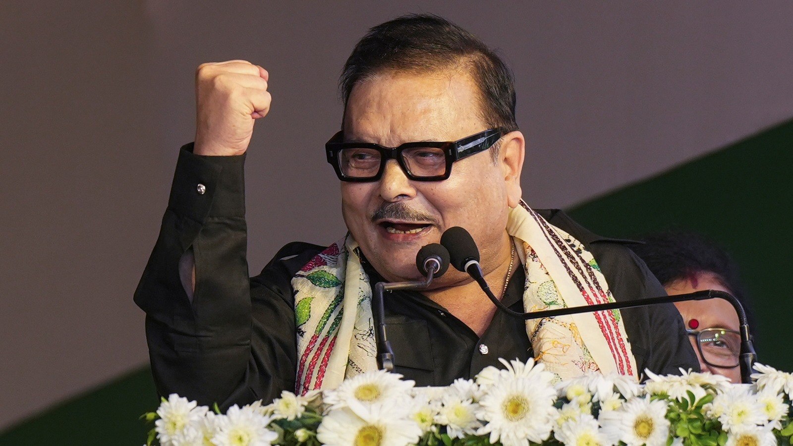 রাজনীতিতে বীতশ্রদ্ধ মদন মিত্র, অবসরের ইঙ্গিত কামারহাটির বিধায়কের