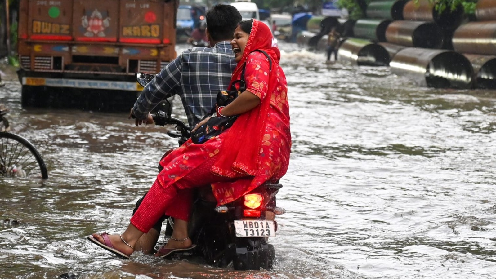 দক্ষিণবঙ্গে টানা বৃষ্টির ভ্রুকুটি জারি হলুদ সতর্কতা