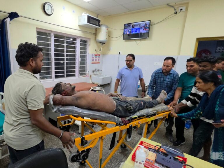 উত্তরাখণ্ডে জলবিদ্যুৎ প্রকল্পের সুড়ঙ্গে ধস, নিহত ৭