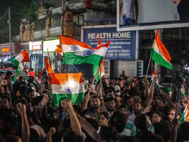 ঝাড়খন্ডে নিয়োগ পরীক্ষায় অনিয়মের প্রতিবাদে উত্তাল রাঁচি পুলিশের জলকামান ব্যবহার
