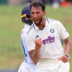 কলম্বো টেস্টে লঙ্কানদের ওপর ভারতীয় বোলারদের আধিপত্য দিনে বৃষ্টির বাধায় অসম্পূর্ণ লড়াই