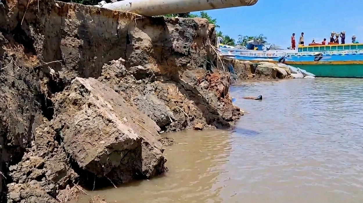 জাজিরায় ১,২০২ কোটি টাকার তীররক্ষা প্রকল্পেও নতুন ভাঙন, ঝুঁকিতে ৩০০ পরিবার