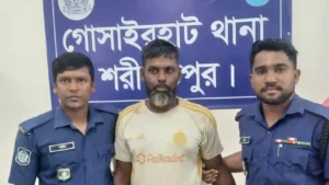 শরীয়তপুরের গোসাইরহাটে অবৈধ বালু উত্তোলনবিরোধী অভিযানে ট্রলার-ইঞ্জিন জব্দ, গ্রেপ্তার ১