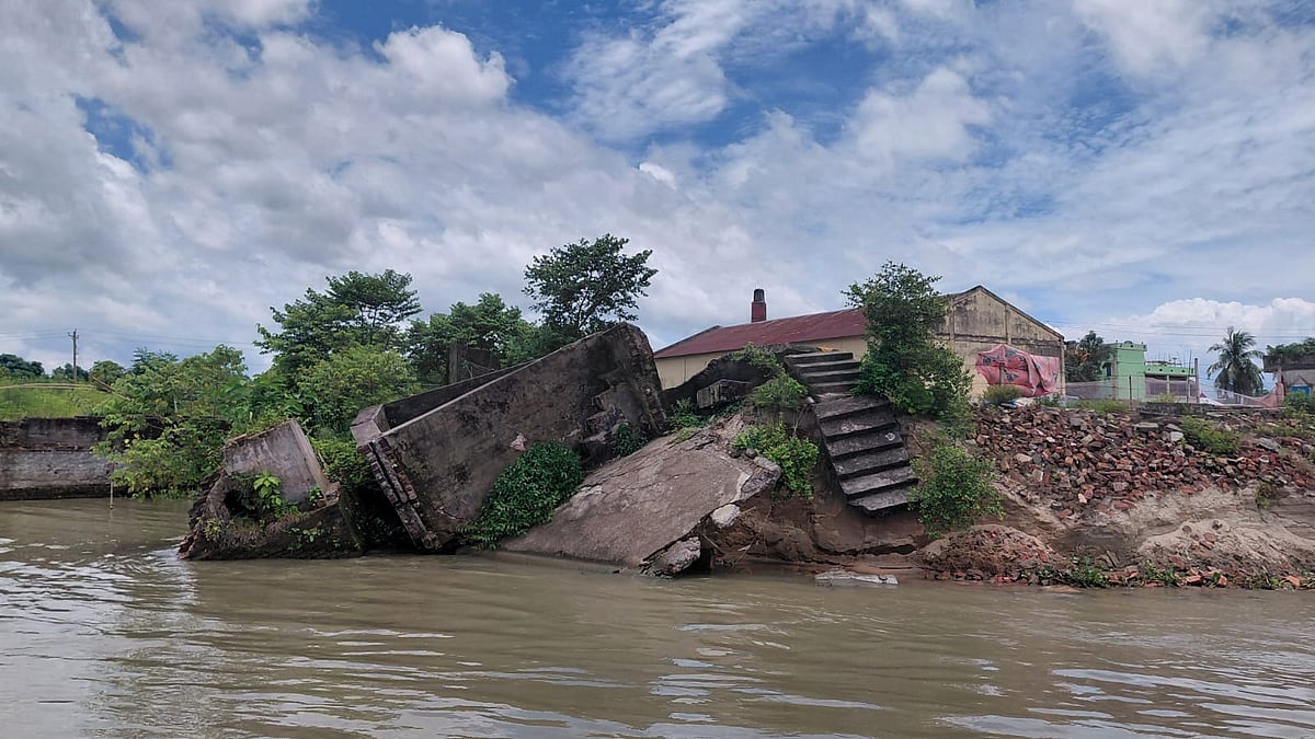 Persistent Meghna River Erosion Threatens Four Villages in Brahmanbaria As Residents Demand Permanent Embankments