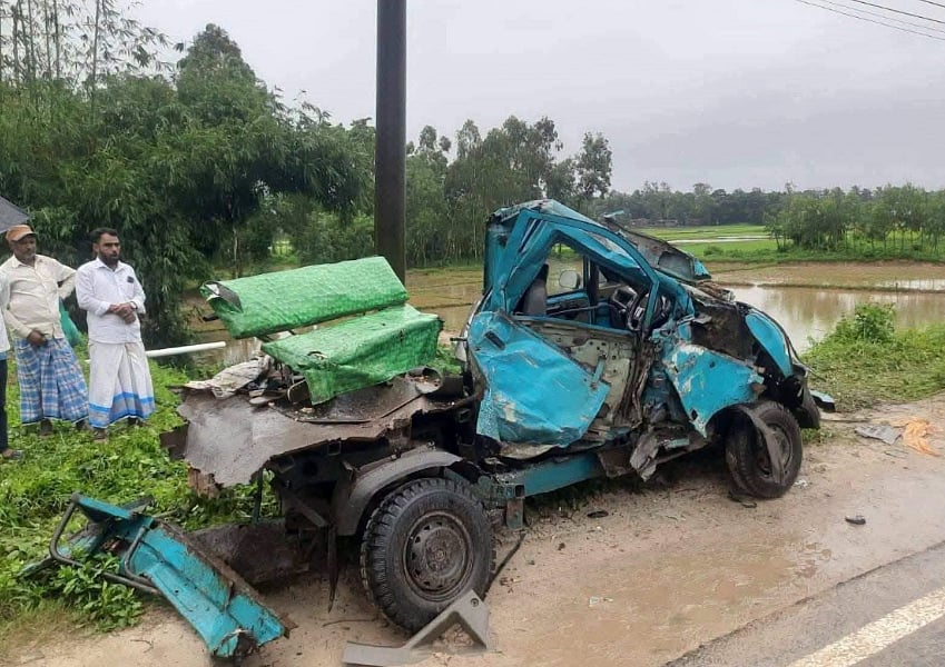 Four killed and five injured in head-on collision between bus and passenger vehicle in Coxs Bazar