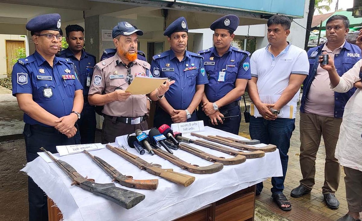 Police arrest two with eight illegal firearms in Coxs Bazar Maheshkhali raid