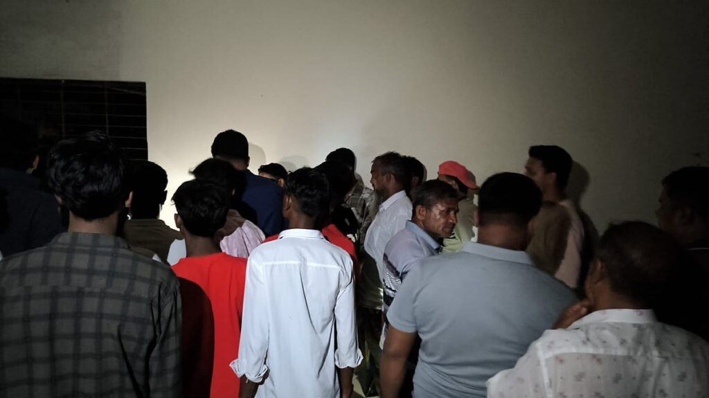One dead and ten injured in Shariatpur factional clash involving mass crude bomb explosions