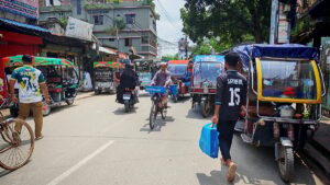 Bus services suspended on Joypurhat-Akkelpur route due to competition from easy bikes and trains