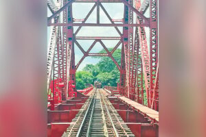 Faulty locomotive traction motors cause frequent train stalls on Bhairab railway bridge