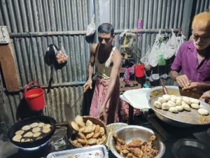 Popular Local Snack Shop in Rajbari Gains Regional Fame for Specialty Chicken Puri