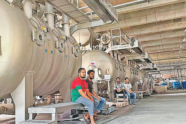 Severe Gas Crisis Drives Industrial Reliance on Diesel and Furnace Oil as Production Costs Surge