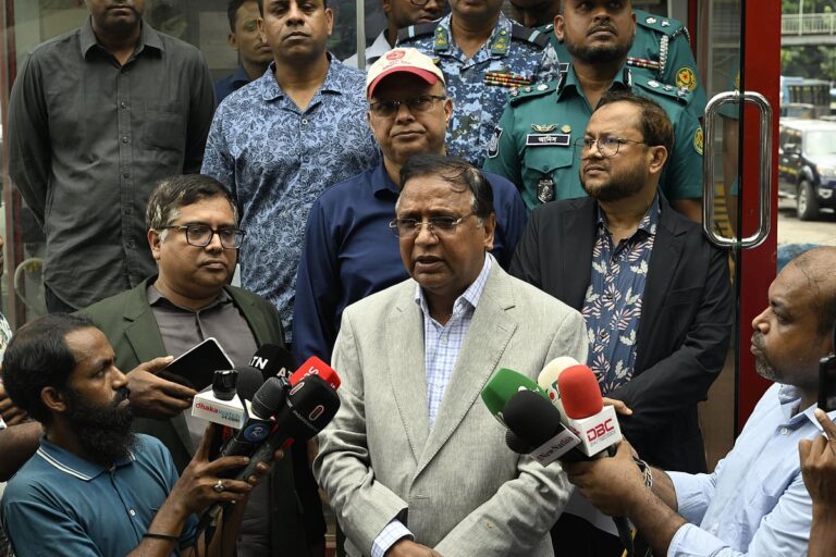 Dhaka South City Corporation Launches Automated Traffic Signal Pilot Program at Shahbagh Intersection