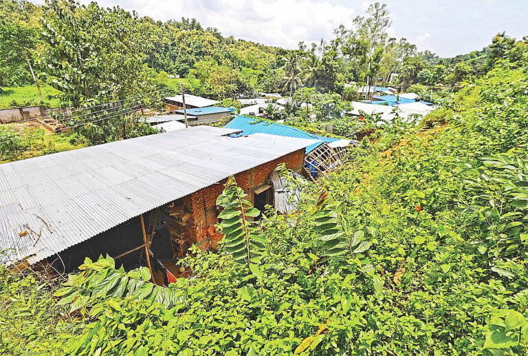 Chittagong Authorities Plan Evictions to Prevent Illegal Settlements and Hill Cutting in Boroitoli