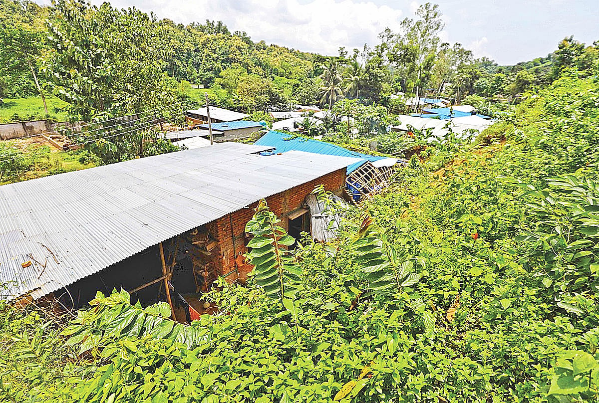 Chittagong Authorities Plan Evictions to Prevent Illegal Settlements and Hill Cutting in Boroitoli