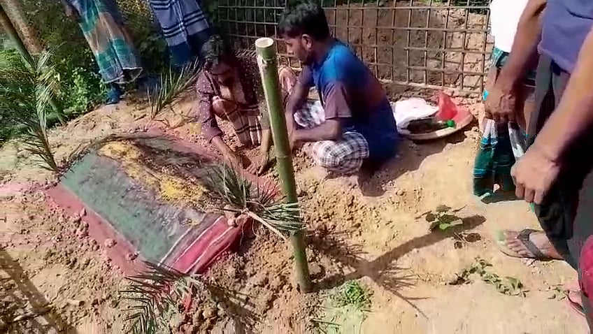 Self-proclaimed healer attempts to resurrect snakebite victim in Tangail sparking public outrage