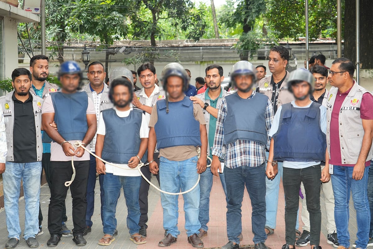 Police arrest five suspects for 12 million Taka armed robbery in Dhaka Uttara