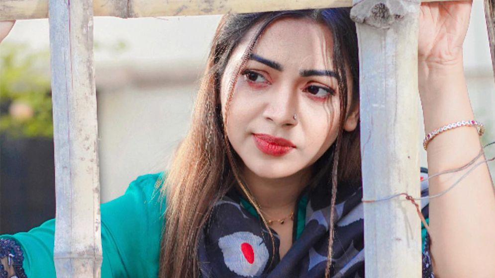 Actress Sadia Jahan Prova emphasizes self-respect and mental peace in reflections on ending toxic relationships