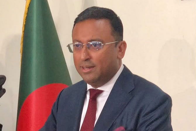 State Minister for Foreign Affairs Humayun Kabir sidesteps questions regarding his British citizenship status