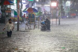 Heavy Rainfall and Intense Thunderstorms Lash Dhaka as Meteorological Department Forecasts Continued Wet Weather