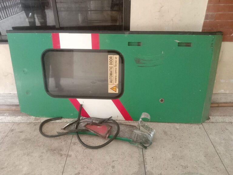 Tourist Express train sustains minor damage in collision with vehicle at Boalkhali rail crossing