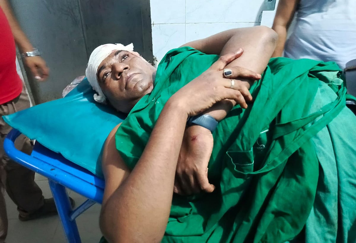 Ten Jatiyatabadi Chhatra Dal members injured in Satkhira attack following phone call dispute
