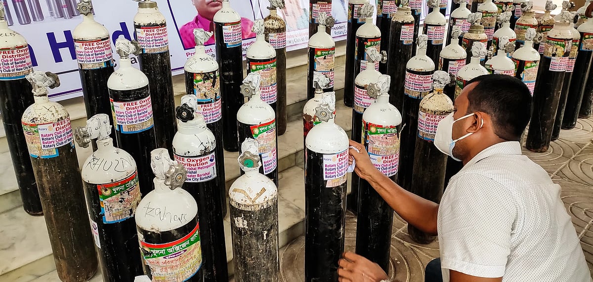 Experts Highlight Critical Shortfalls in Medical Oxygen Access Across Bangladesh at IUB Policy Dialogue