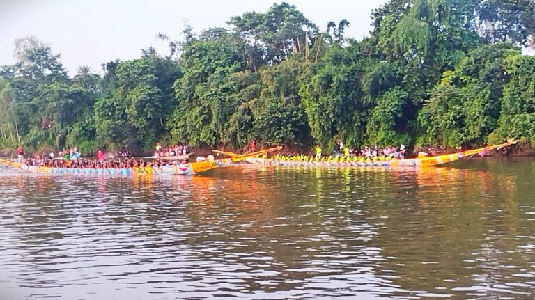Traditional Boat Racing Festival Revives Rural Culture Along Bangali River in Bogura