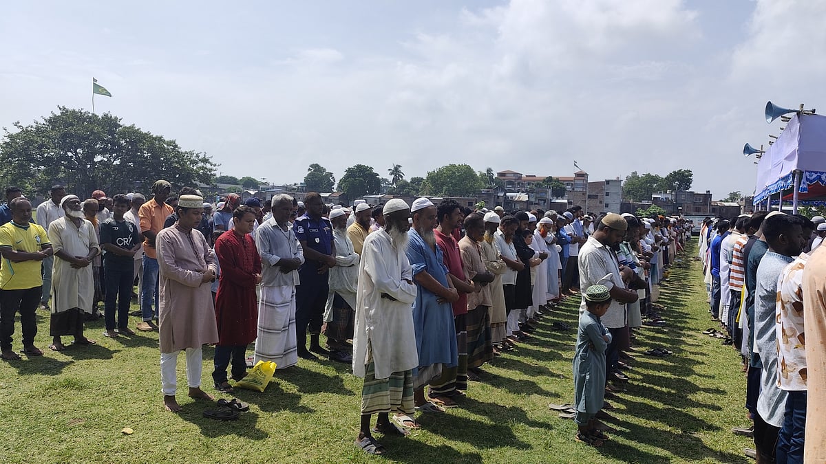 Eight Bangladeshi victims of Saudi factory fire laid to rest following repatriation