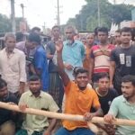 Farmers block Lalmonirhat highway to protest soaring fertilizer prices