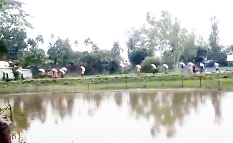Farmers storm fertilizer warehouse in Kurigram over supply shortages
