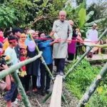 Ribbon-cutting ceremony for community-funded bamboo bridge in Barishal sparks online criticism