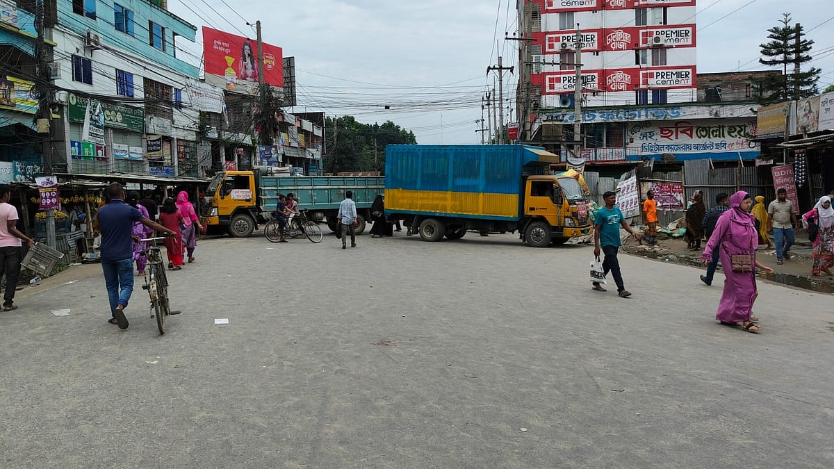 Transport strike paralyzes Dinajpur as workers demand release of detained political leader