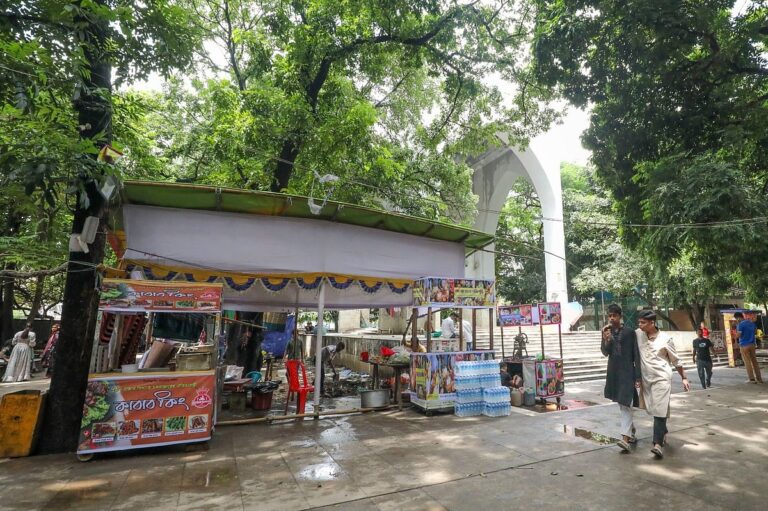 Historic Bahadur Shah Park in Old Dhaka Transformed into Commercial Fair Under Guise of Tree Exhibition