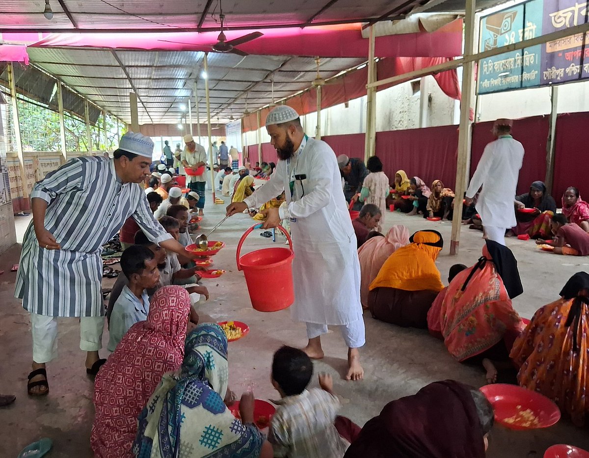 Community initiative feeds hundreds of underprivileged people in Cumilla every Friday