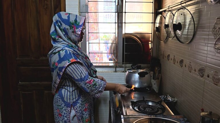 Dhaka Residents Face Prolonged Gas Outages and Power Disruptions Amid Growing Utility Crisis