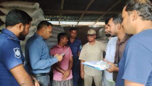 Mobile Court Fines Chougachha Businessman for Illegal Fertilizer Stockpiling