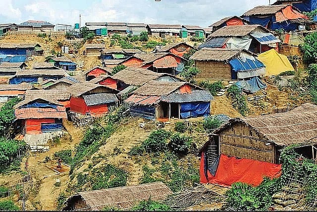 Mother and child wounded in three-way armed clash at Rohingya camp in Coxs Bazar