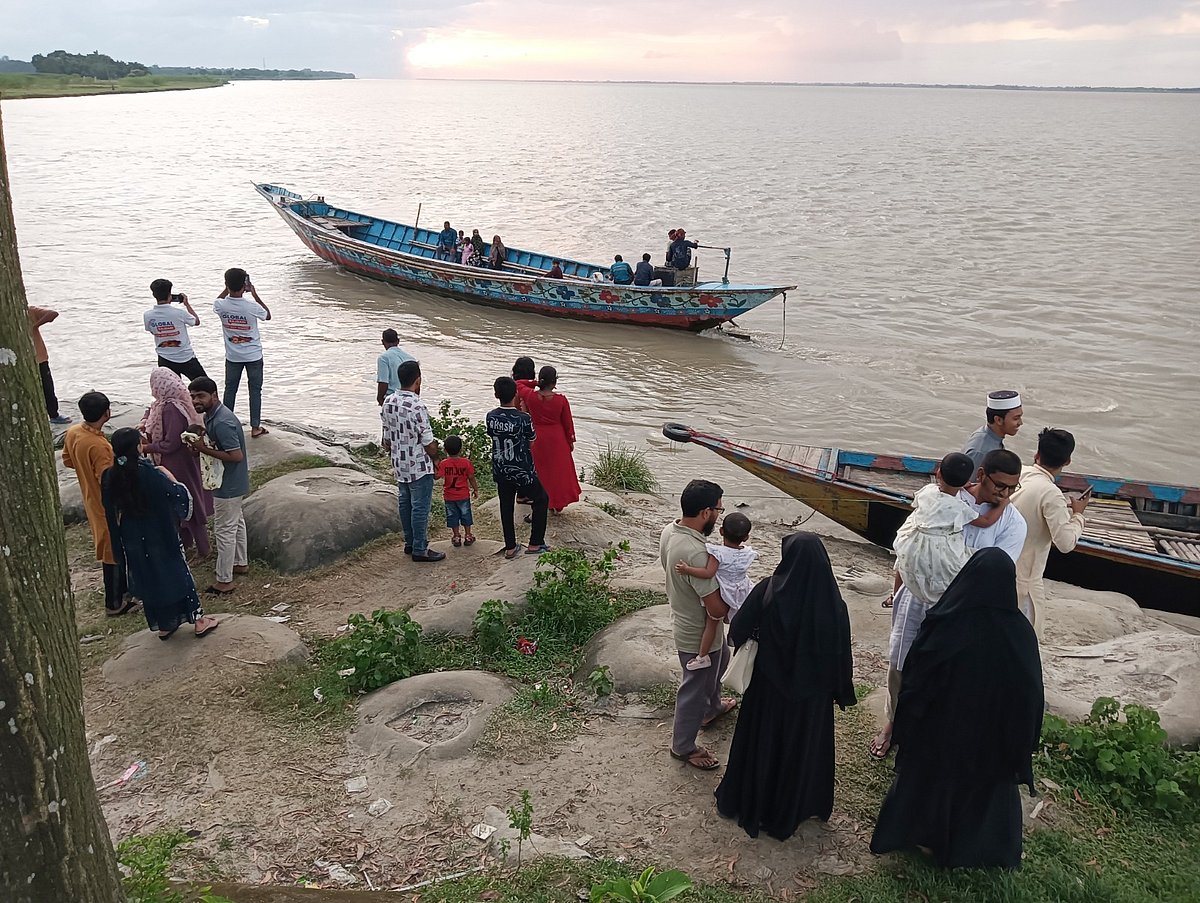 Rajbari Antarmore Emerges as Popular Riverside Getaway Along Padma River