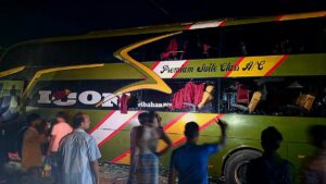 Locals Rescue 30 Passengers After Fire Breaks Out on Moving Bus in Ramu