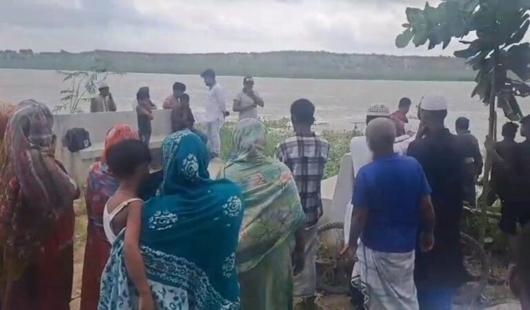 Body of missing toddler recovered from Arial Khan river days after mother found dead in Madaripur