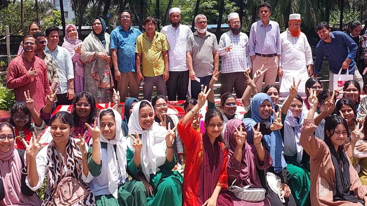 এসএসসি পরীক্ষায় নোয়াখালীতে পাসের হার কমলেও শীর্ষে সরকারি বালিকা উচ্চ বিদ্যালয়