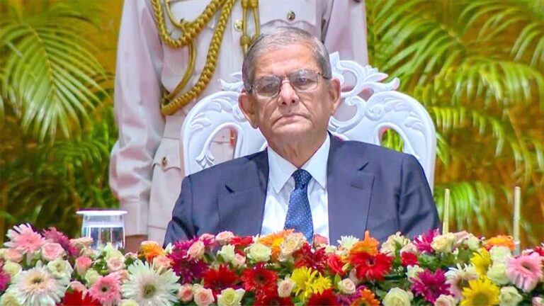 দেশের ২৩তম রাষ্ট্রপতি হিসেবে শপথ নিলেন মির্জা ফখরুল ইসলাম আলমগীর