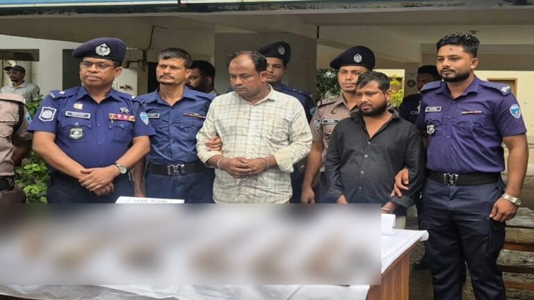 মহেশখালীতে অস্ত্রসহ দুই ব্যক্তি আটক