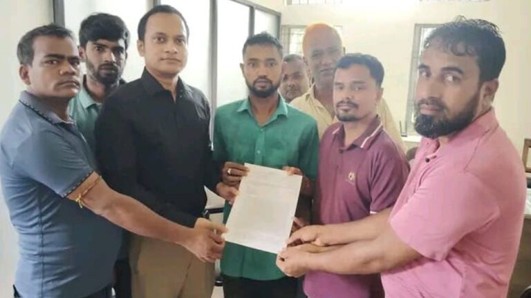 সুনামগঞ্জে হোটেল শ্রমিকদের মজুরি বাস্তবায়ন ও হয়রানিমূলক মামলা প্রত্যাহারের দাবিতে বিক্ষোভ
