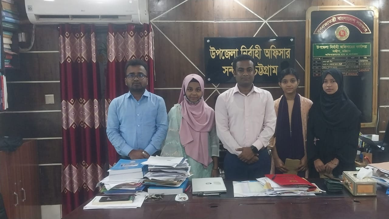 সন্দ্বীপে তিন মেধাবী শিক্ষার্থীর পড়াশোনার দায়িত্ব নিলেন ইউএনও