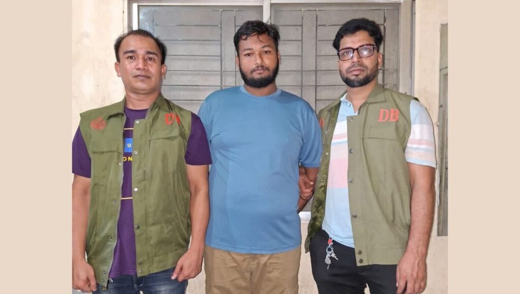 কুমিল্লায় সাংবাদিকের ওপর হামলা: প্রধান আসামি গ্রেপ্তার