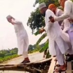 নীলফামারীতে এমপি পরিদর্শনের সময় ভেঙে পড়ল কাঠের সাঁকো, আহত ২