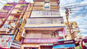 ভোলায় নকশাবহির্ভূত ১৩ ভবন ভাঙার নির্দেশে অনড় পৌর কর্তৃপক্ষ ও মালিকদের ঠেলাঠেলি