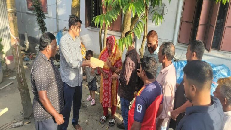 আড়াইহাজারে পুকুরে ডুবে চার শিশুর মৃত্যু ক্ষতিগ্রস্ত পরিবারের পাশে ইউএনও
