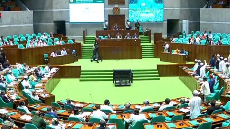 সংসদে হট্টগোল ও অশোভন আচরণে স্পিকারের উদ্বেগ ভবিষ্যৎ নিয়ে সতর্কবার্তা